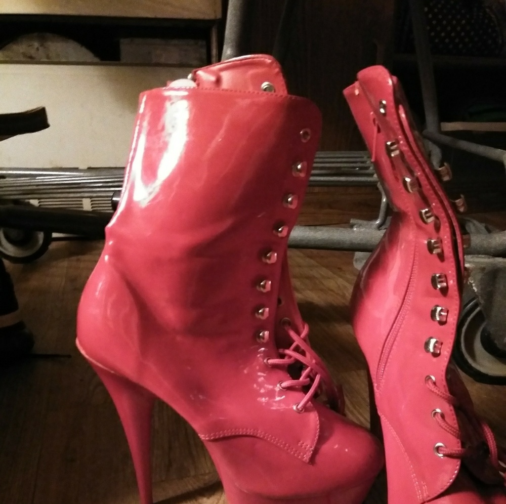 Shoes - Picture 4 of 5